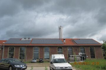 Auf dem Heizwerk des Psychiatrischen Zentrum Nordbaden durften wir eine Photovoltaik-Anlage mit 38kWp errichten. Diese versorgt das Zentrum jährlich mit ca. 38.000 kWh regenerativem Strom.